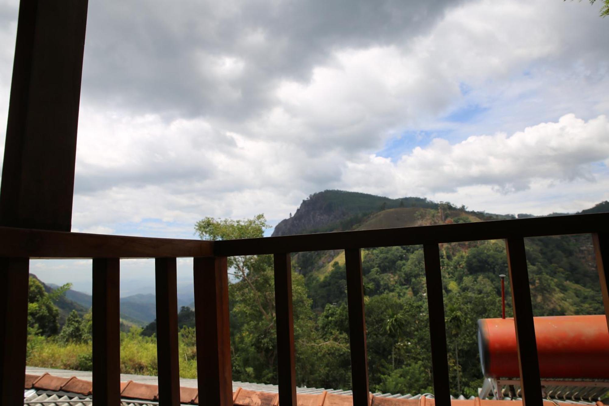 Village View Homestay Ella Bagian luar foto